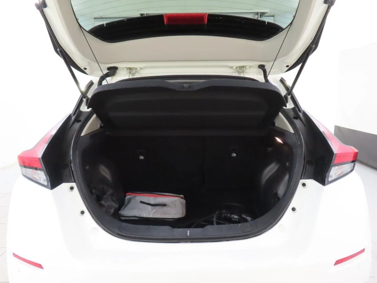 Nissan Leaf  40 kWh N-connecta - изображение 3