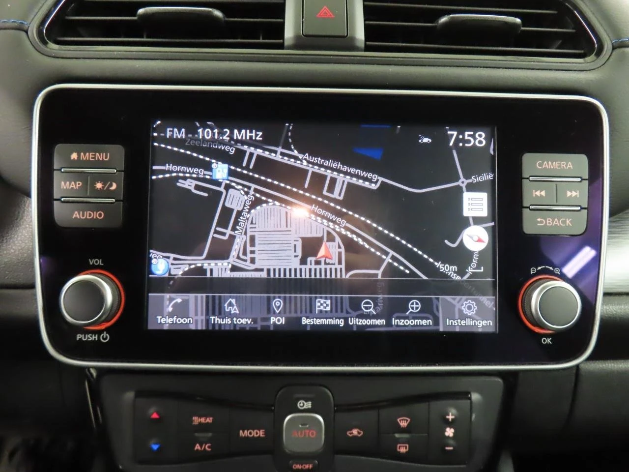 Nissan Leaf  40 kWh N-connecta - изображение 7