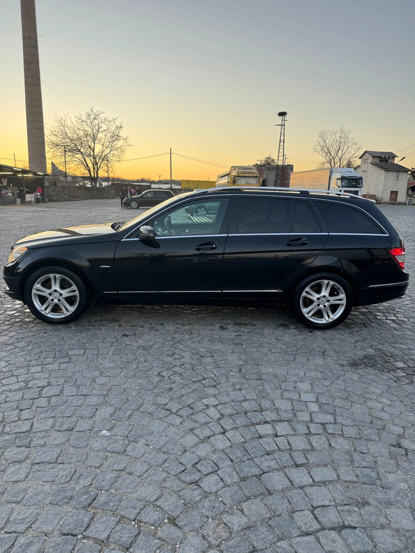 Mercedes-Benz C 350, снимка 6 - Автомобили и джипове - 54115911