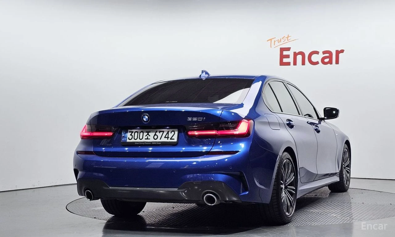 BMW 320 320i* M* SPORT* ПОДГРЕВ* НАВИГАЦИЯ* 360 КАМЕРА, снимка 2 - Автомобили и джипове - 54712306