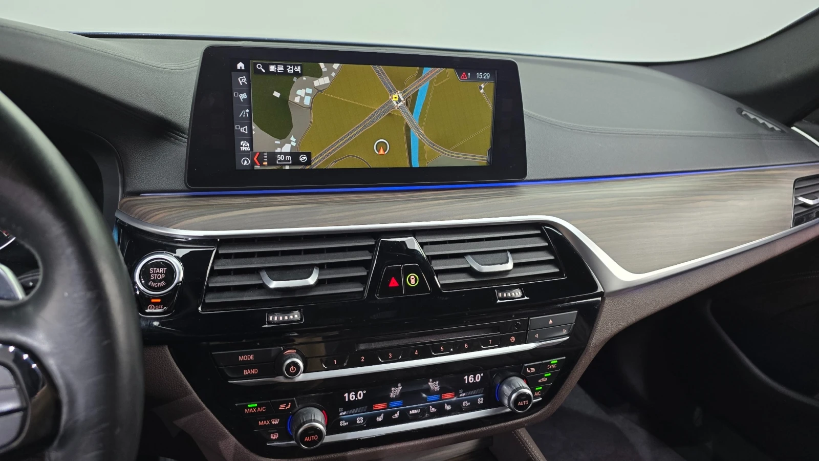 BMW 530 530i xDrive M Sport Plus | 360  Камера | HUD | , снимка 11 - Автомобили и джипове - 55563225
