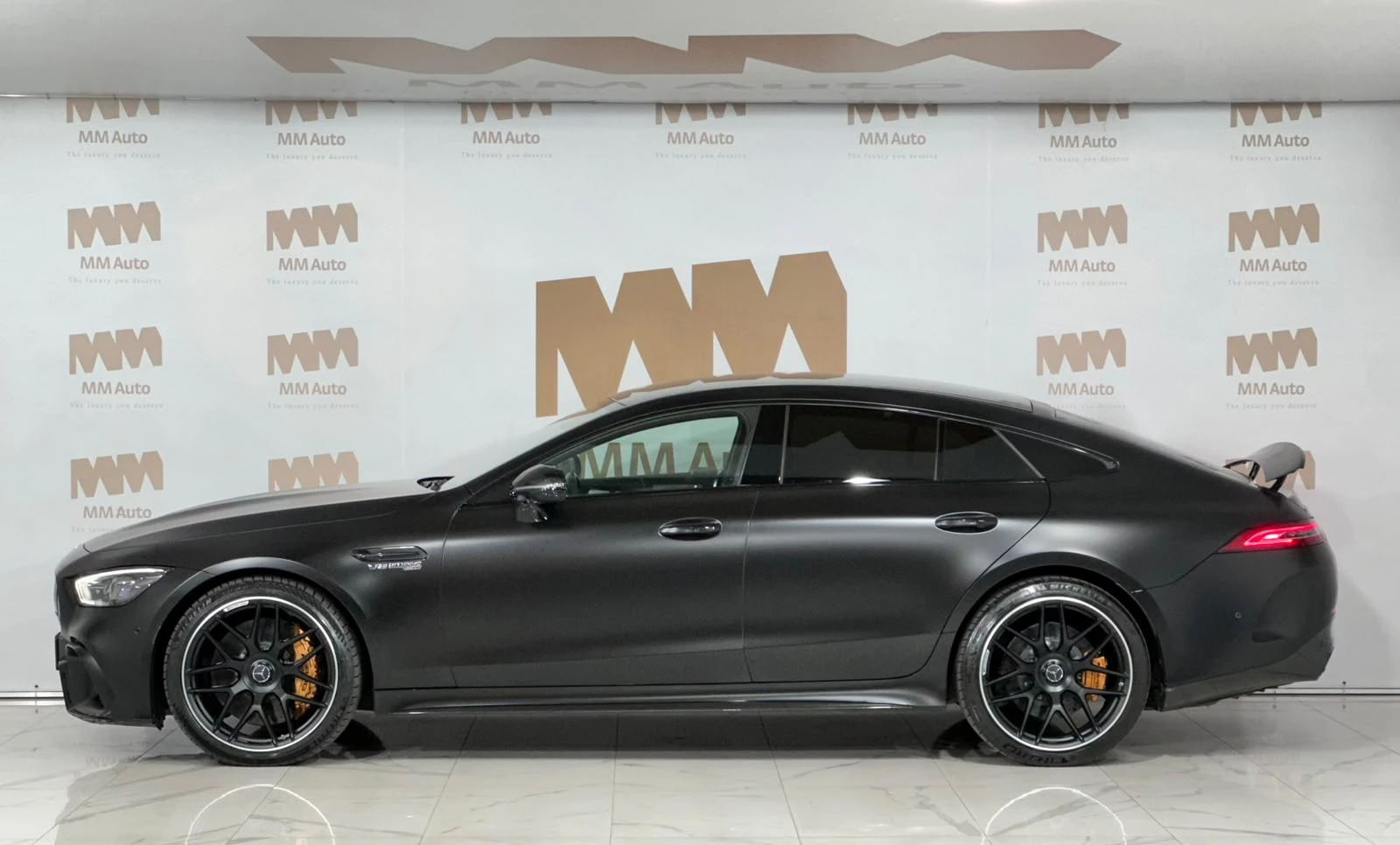 Mercedes-Benz AMG GT 63s* 4Matic* Ceramic* Carbon* HuD* Burmester, снимка 2 - Автомобили и джипове - 55641973
