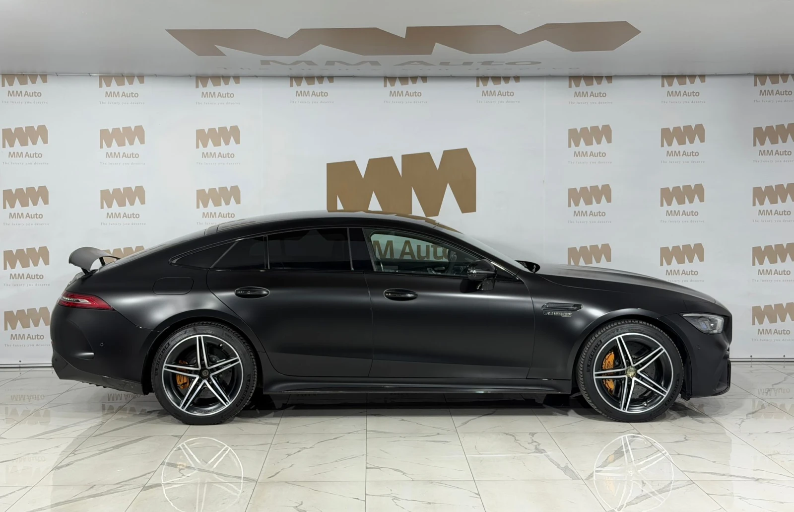 Mercedes-Benz AMG GT s* 4Matic* Ceramic* Carbon* HuD* Burmester, снимка 2 - Автомобили и джипове - 55641973