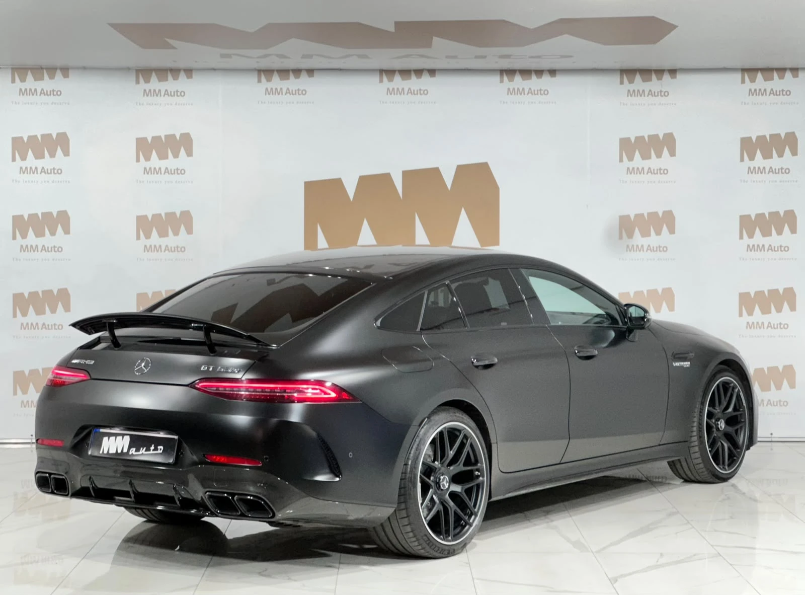 Mercedes-Benz AMG GT 63s* 4Matic* Ceramic* Carbon* HuD* Burmester, снимка 3 - Автомобили и джипове - 55641973