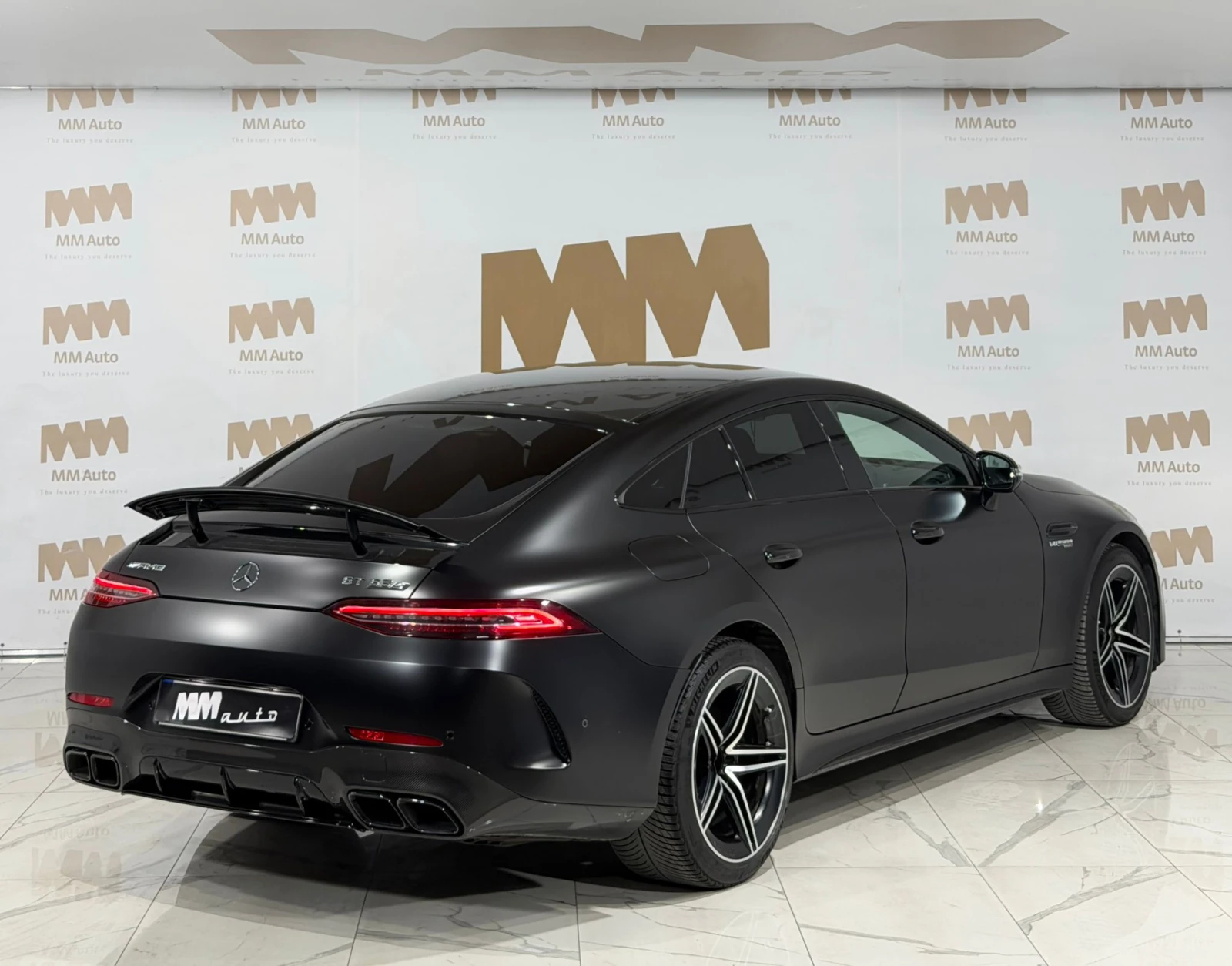 Mercedes-Benz AMG GT s* 4Matic* Ceramic* Carbon* HuD* Burmester, снимка 3 - Автомобили и джипове - 55641973