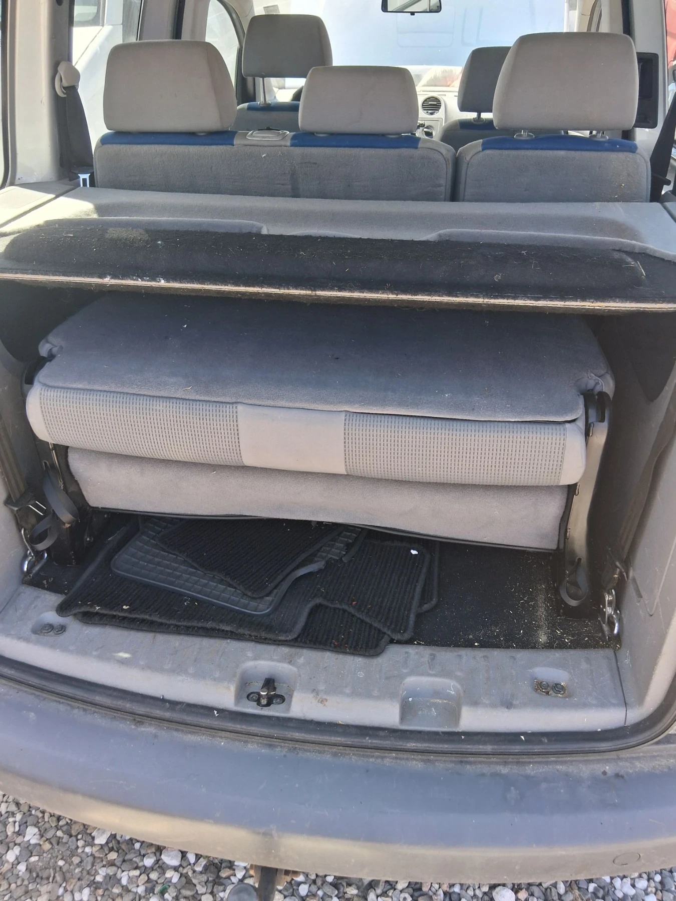 VW Caddy 1.9  TDI  LIFE 7 места , снимка 4 - Автомобили и джипове - 55679759