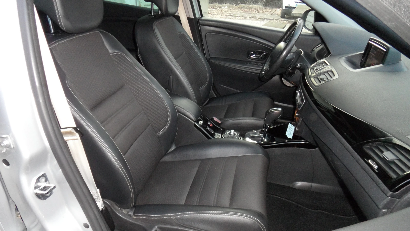 Renault Megane АВТОМАТИК /NAVI, снимка 13 - Автомобили и джипове - 56049433