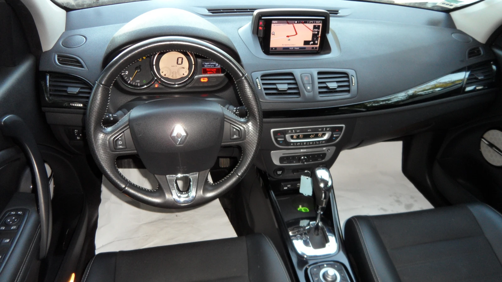 Renault Megane АВТОМАТИК /NAVI, снимка 10 - Автомобили и джипове - 56049433
