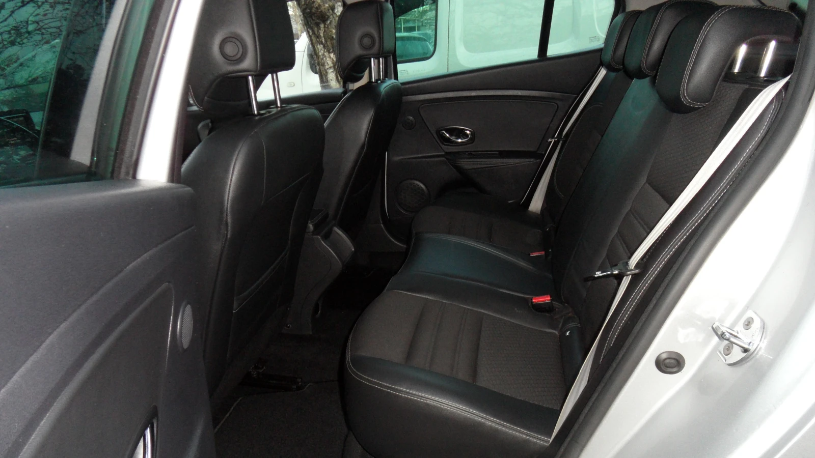 Renault Megane АВТОМАТИК /NAVI, снимка 15 - Автомобили и джипове - 56049433