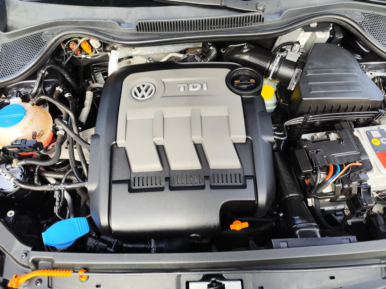 VW Polo 1.2TDi* EURO5A* Klimatronik* , снимка 13 - Автомобили и джипове - 56506004