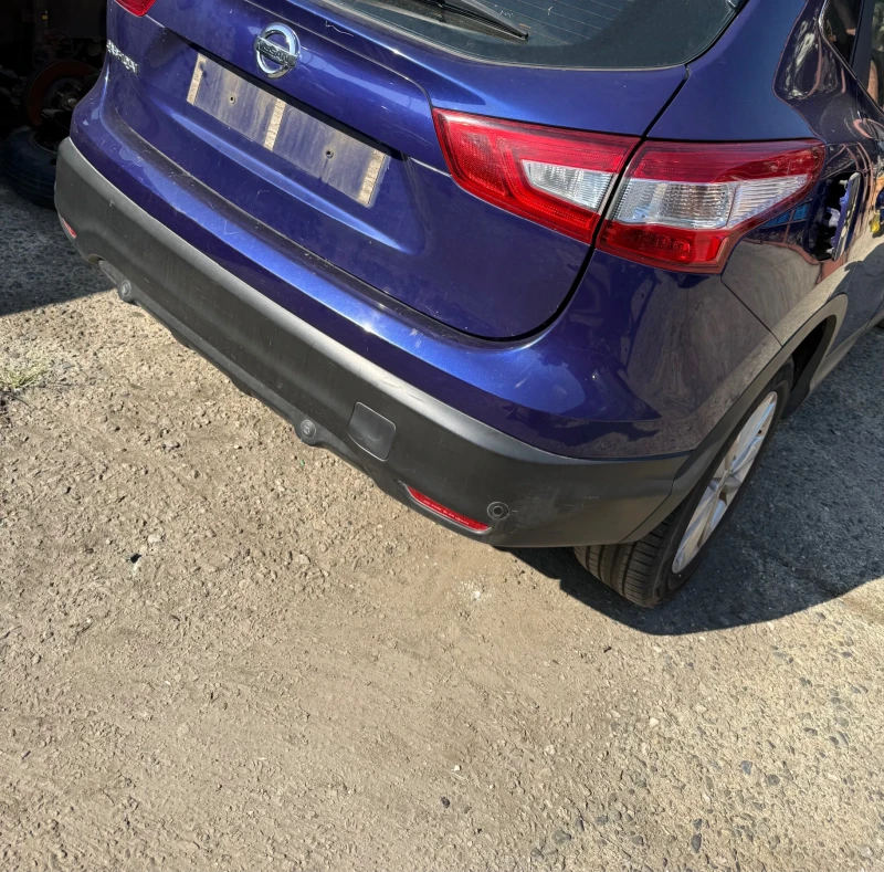 Nissan Qashqai 1.2 T, снимка 4 - Автомобили и джипове - 46305486