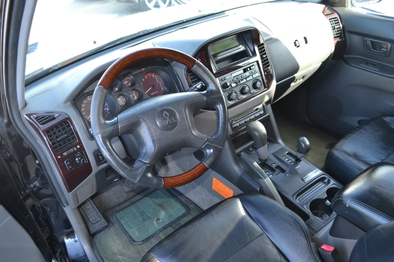 Mitsubishi Pajero 3.5GDI, снимка 9 - Автомобили и джипове - 52168715