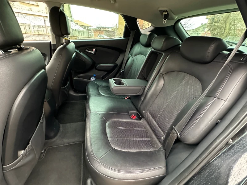 Hyundai IX35 2.2 CRDi 184к.с. 4х4 full, снимка 11 - Автомобили и джипове - 52651638