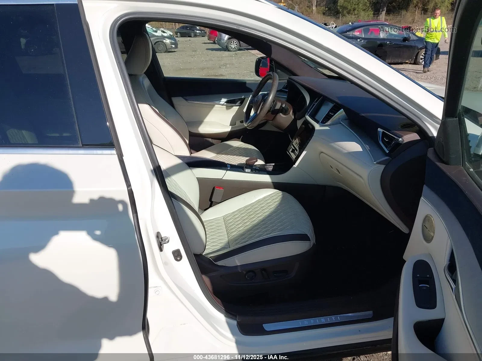 Infiniti QX50 ESSENTIAL* Лукс* Крайна цена до БГ - изображение 8