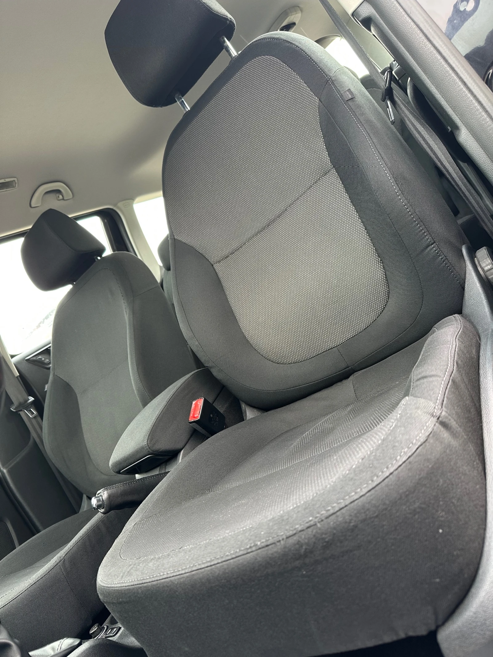 Skoda Yeti 1.6 TDI GREENLINE, снимка 14 - Автомобили и джипове - 53923769