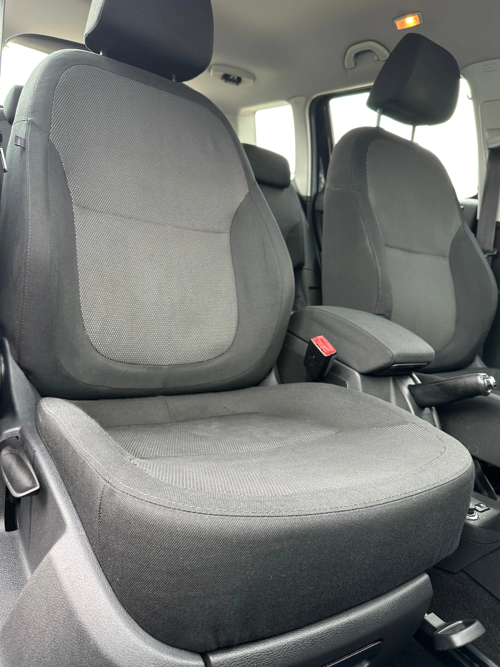 Skoda Yeti 1.6 TDI GREENLINE, снимка 12 - Автомобили и джипове - 53923769