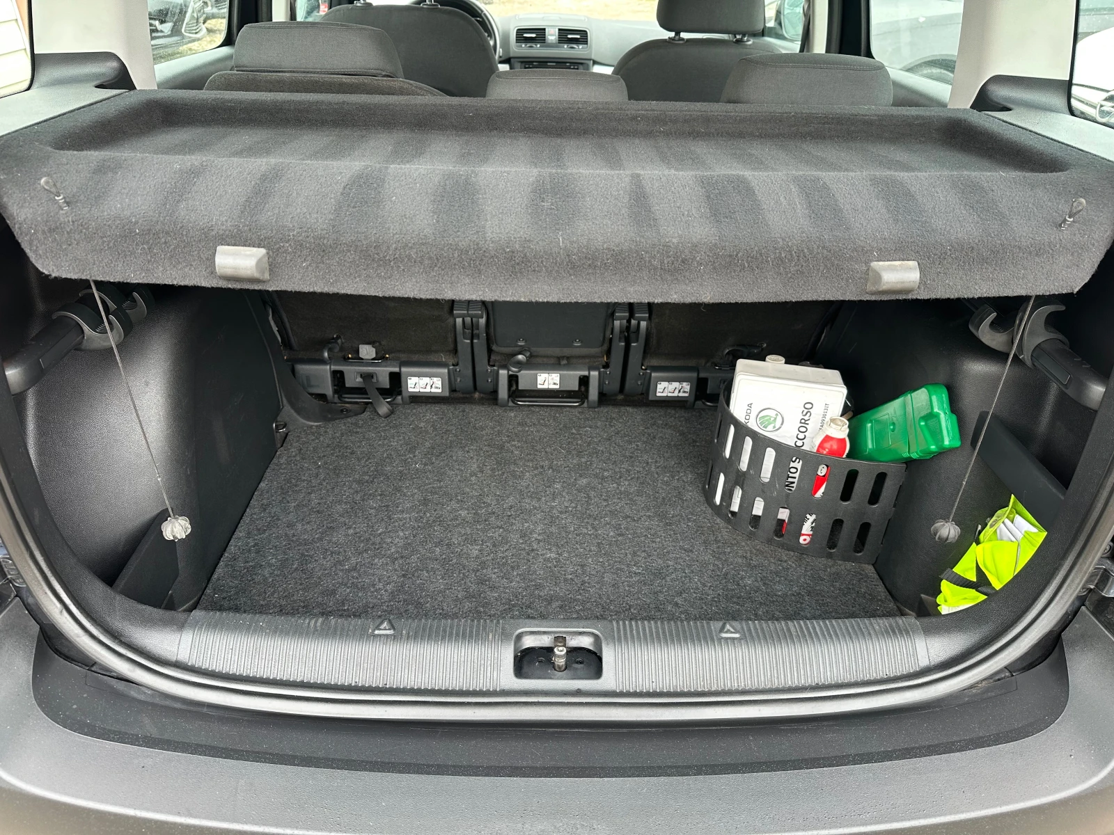 Skoda Yeti 1.6 TDI GREENLINE, снимка 16 - Автомобили и джипове - 53923769