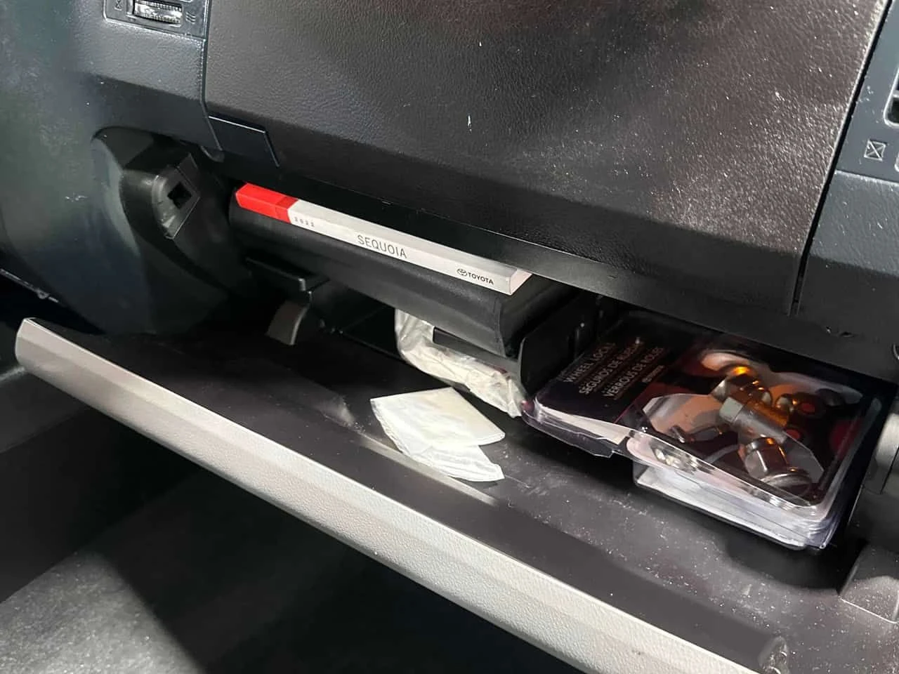 Toyota Sequoia * Limited * 7 МЕСТЕН * 2 КЛЮЧА * ПОДГРЕВИ, снимка 15 - Автомобили и джипове - 54217954