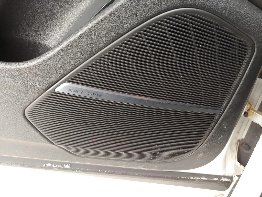 Audi Q8 S-line* Обдух* Distronic* B&O* 360* Matrix* HeadUp, снимка 13 - Автомобили и джипове - 54219080