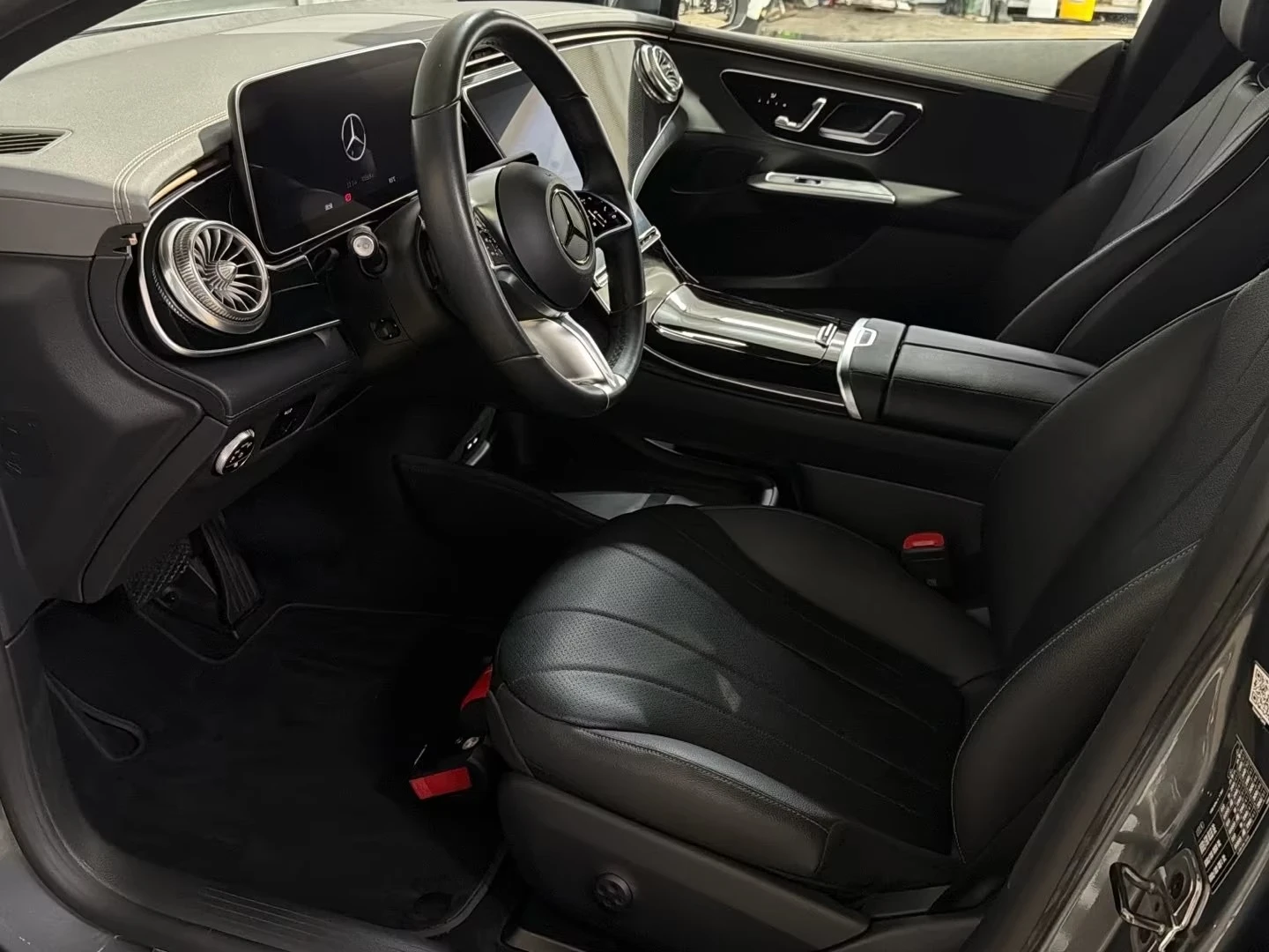 Mercedes-Benz EQE 350 / ELECTRIC ART / AIRMATIC / CAMERA / , снимка 8 - Автомобили и джипове - 54343982