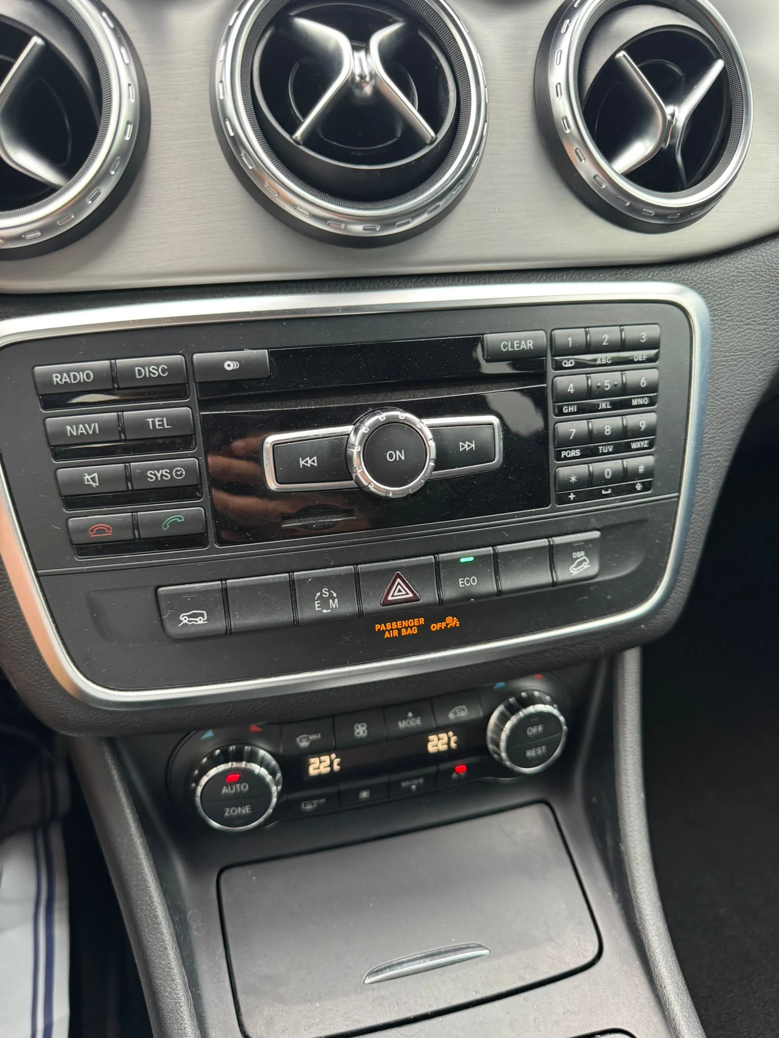 Mercedes-Benz GLA 220 AMG::4Matic::PANO::Harman/Kardon, снимка 14 - Автомобили и джипове - 54879120