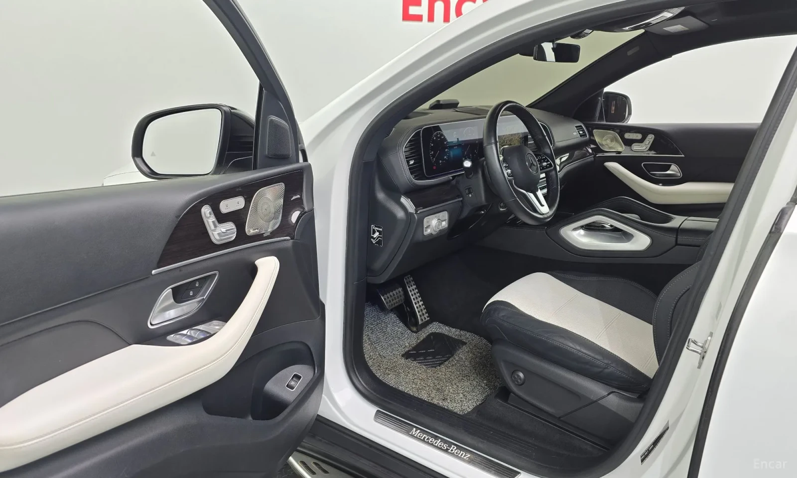Mercedes-Benz GLE 400 D* 64000KM!!!* UNIKAT* DIGITALNO TABLO* TOP OFERTA, снимка 10 - Автомобили и джипове - 55184022