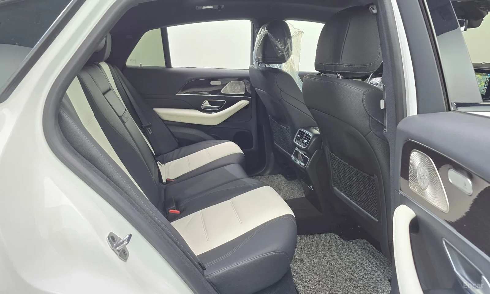 Mercedes-Benz GLE 400 D* 64000KM!!!* UNIKAT* DIGITALNO TABLO* TOP OFERTA, снимка 11 - Автомобили и джипове - 55184022