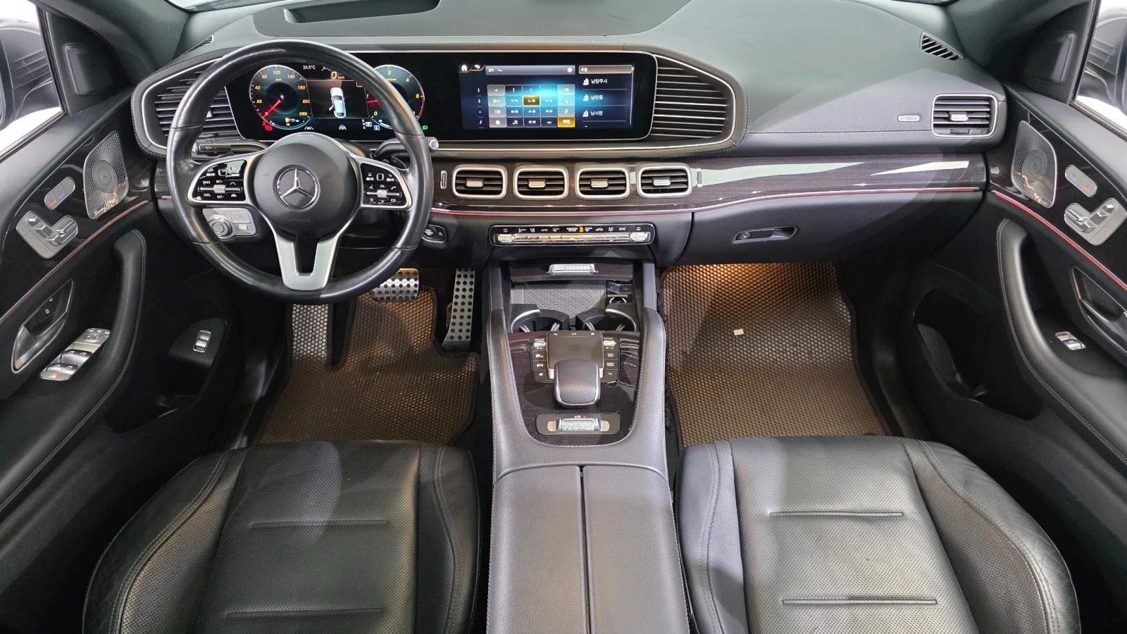 Mercedes-Benz GLE 400 COUPE 4MATIC * ДИСТРОНИК* 360 КАМЕРА* ОБДУХВАНЕ* , снимка 11 - Автомобили и джипове - 55234508