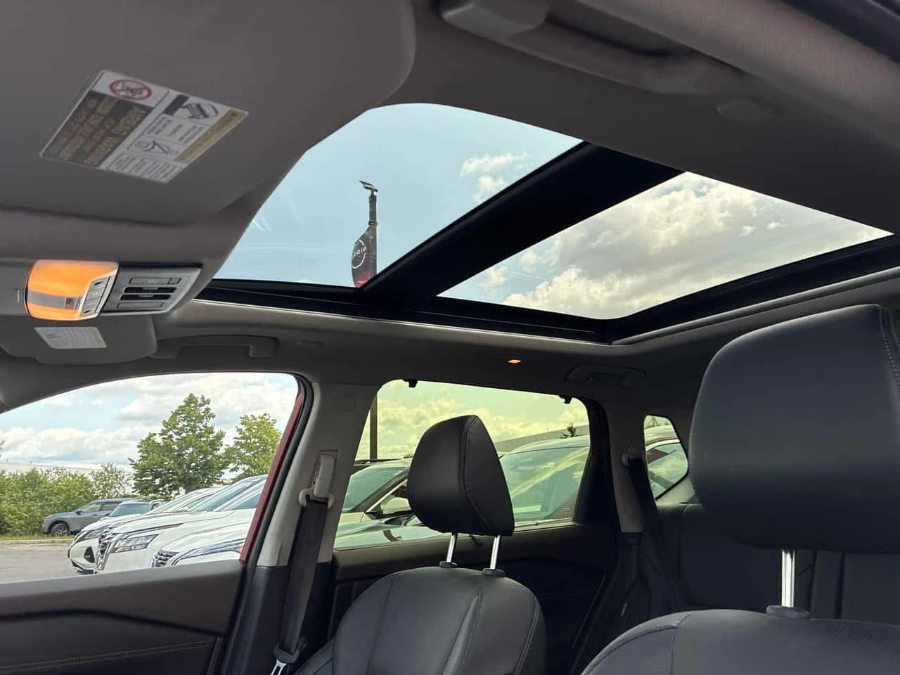 Nissan Rogue * Platinum * CARFAX * ОПЦИЯ ЗА ФИНАНСИРАНЕ , снимка 11 - Автомобили и джипове - 55438266