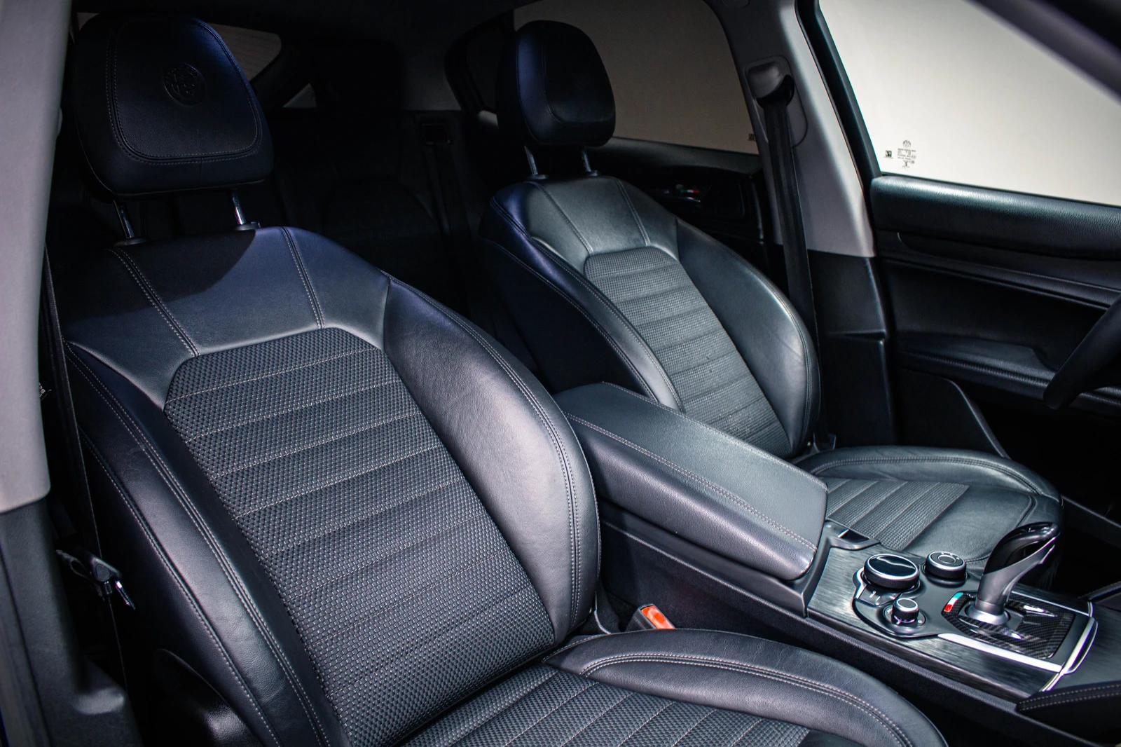 Alfa Romeo Stelvio, снимка 14 - Автомобили и джипове - 56211113