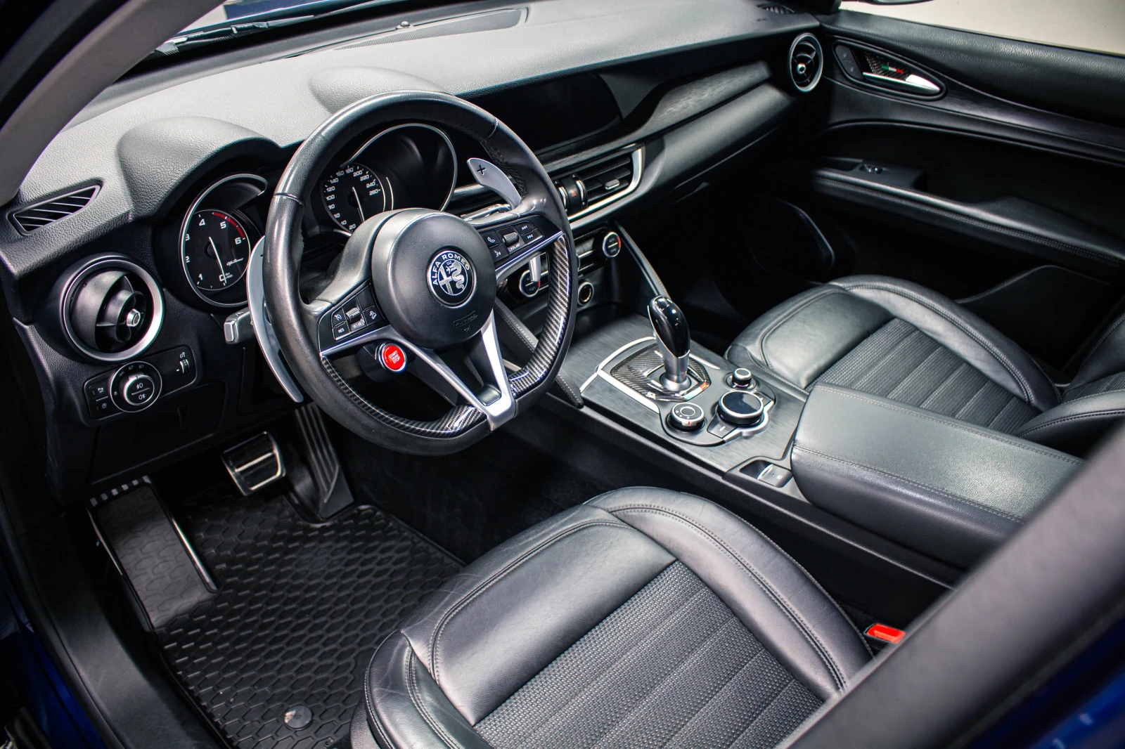 Alfa Romeo Stelvio, снимка 12 - Автомобили и джипове - 56211113