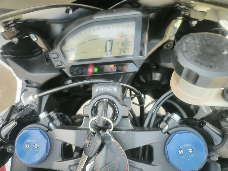 Honda Cbr 1000 RR, 2013 година , 34074 км., снимка 4 - Мотоциклети и мототехника - 48252897