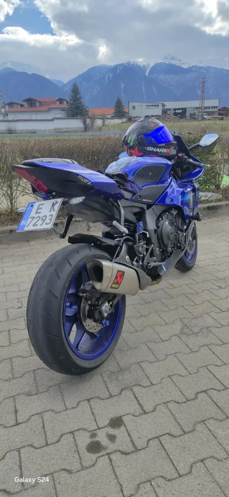 Yamaha YZF-R1