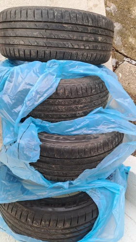 Гуми Летни 215/55R17, снимка 2 - Гуми и джанти - 53097777