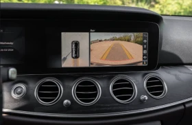 Mercedes-Benz E 300 КАФЯВА КОЖА/BURMESTER/360 CAMERA/ ADAPT. CR/PANO/, снимка 16