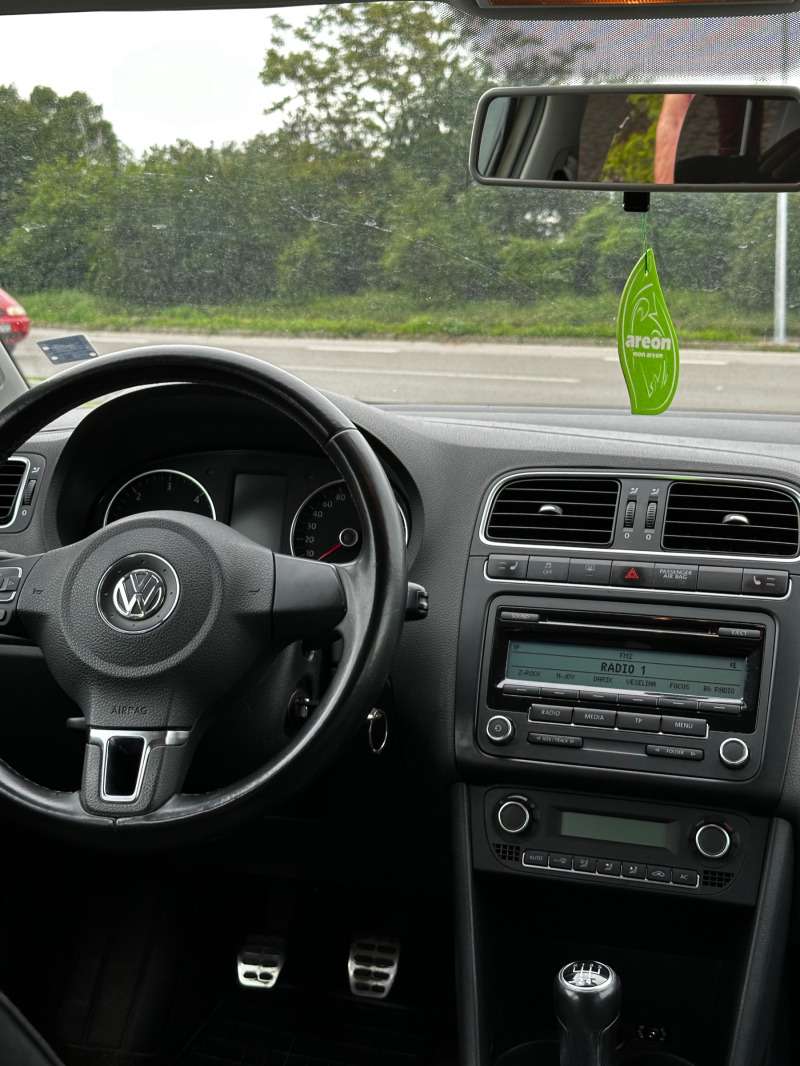 VW Polo Polo CROSS 1.6 TDI, снимка 10 - Автомобили и джипове - 45829940