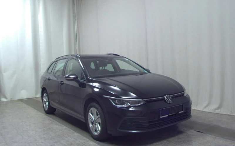 VW Golf 2.0TDI Life Комби Панорама, снимка 2 - Автомобили и джипове - 47357364