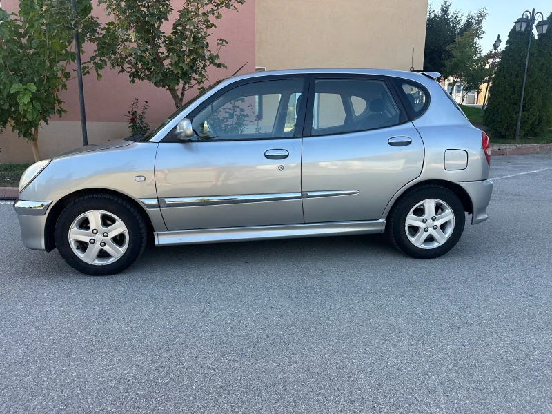 Daihatsu Sirion, снимка 3 - Автомобили и джипове - 47463958