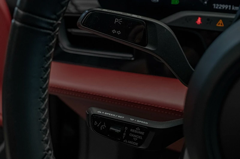 Porsche Taycan 4S Performance Plus/PDLS+ /Bose/Sport Chrono/Панор, снимка 14 - Автомобили и джипове - 51187543