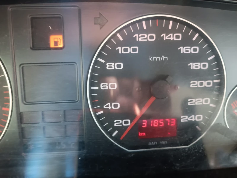 Audi A6 Audi A6 2.5 TDI, снимка 13 - Автомобили и джипове - 51497736