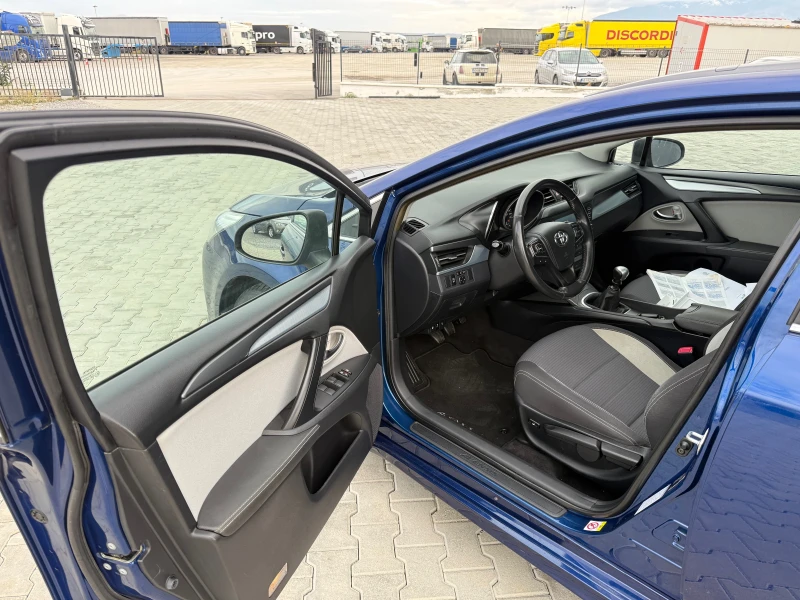 Toyota Avensis 1.6 d4d 112 кс Собствен лизинг !!!, снимка 14 - Автомобили и джипове - 52005956