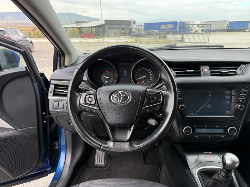 Toyota Avensis 1.6 d4d 112 кс Собствен лизинг !!!, снимка 13 - Автомобили и джипове - 52005956