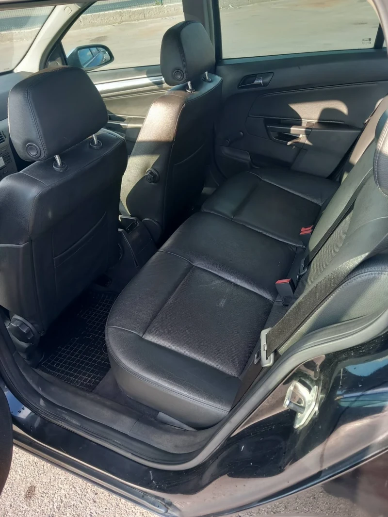 Opel Astra 1.7 cdti, снимка 8 - Автомобили и джипове - 52230462