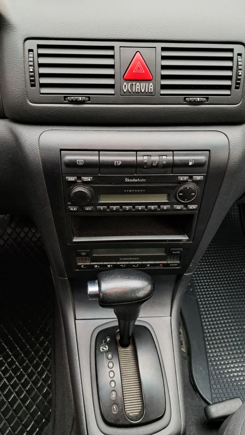 Skoda Octavia 1.9, снимка 7 - Автомобили и джипове - 52447142