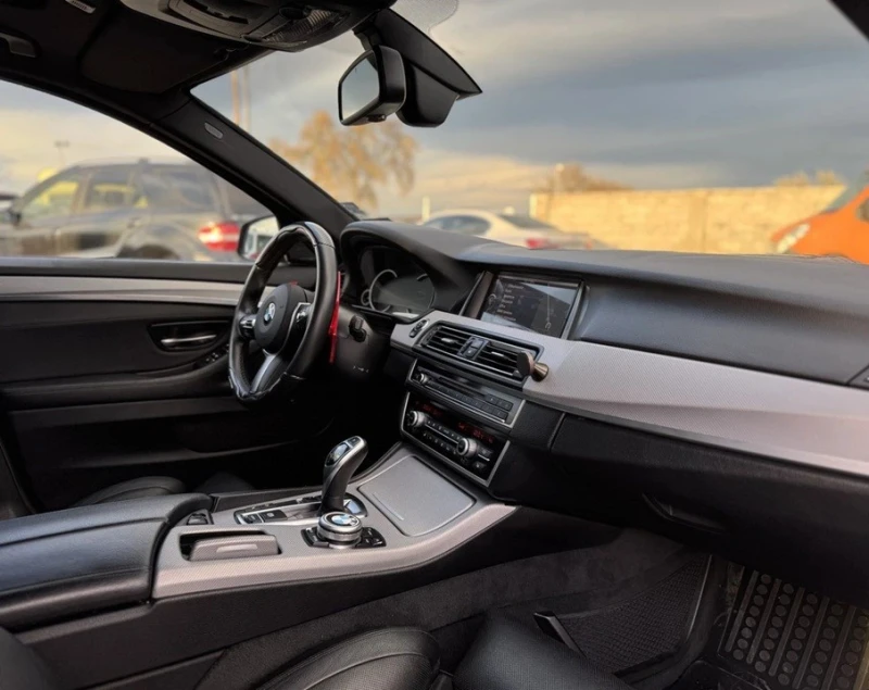 BMW 530 M-pack digital Facelift, снимка 10 - Автомобили и джипове - 52641123