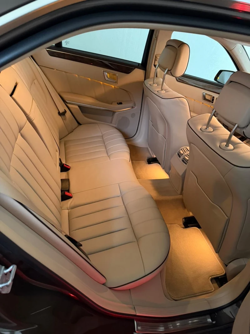 Mercedes-Benz E 400 Elegance 4 matic, снимка 13 - Автомобили и джипове - 52923395