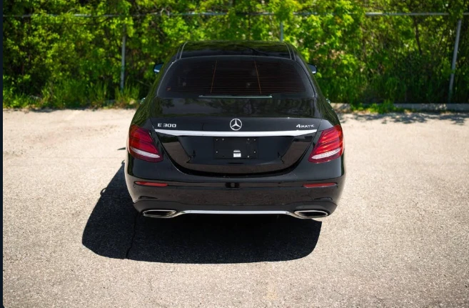 Mercedes-Benz E 300 КАФЯВА КОЖА/BURMESTER/360 CAMERA/ ADAPT. CR/PANO/, снимка 4 - Автомобили и джипове - 55630453