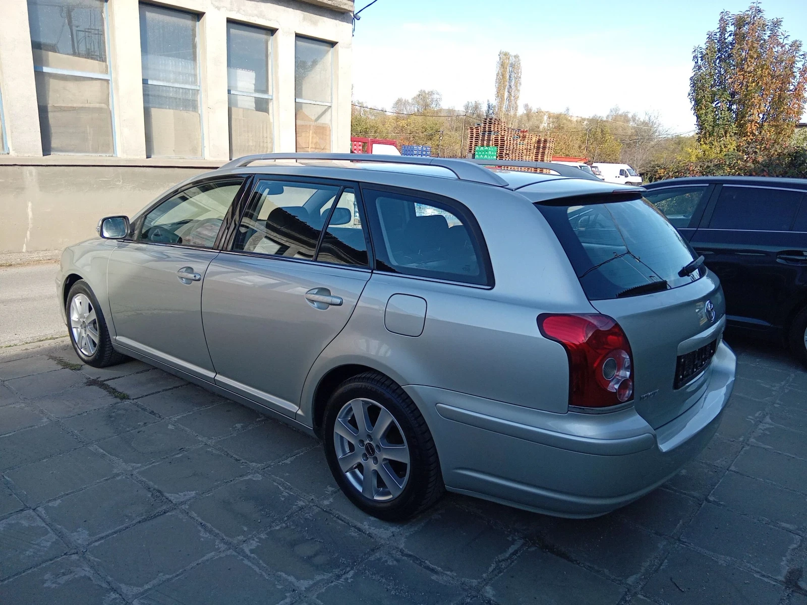 Toyota Avensis 2.0 VVT-I Фейслифт - изображение 2