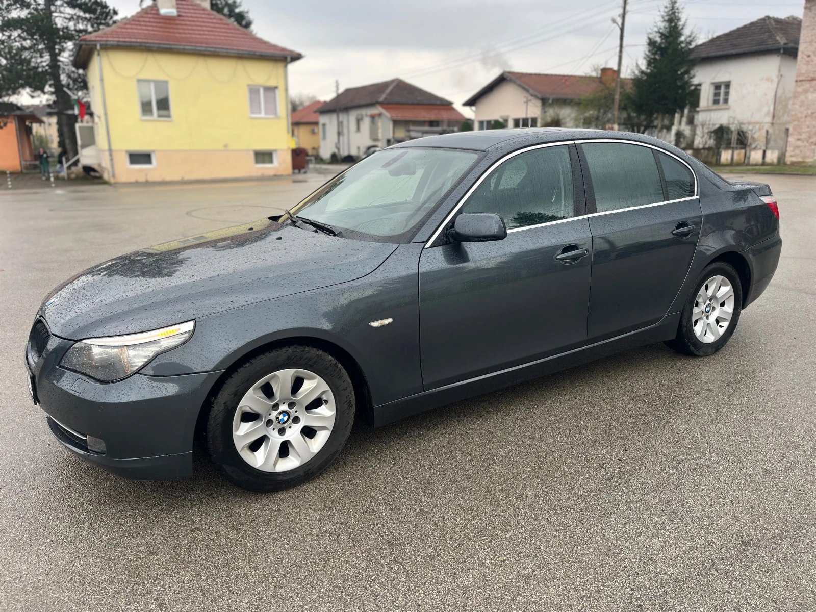 BMW 525 3.0D Feis 197кс - изображение 2