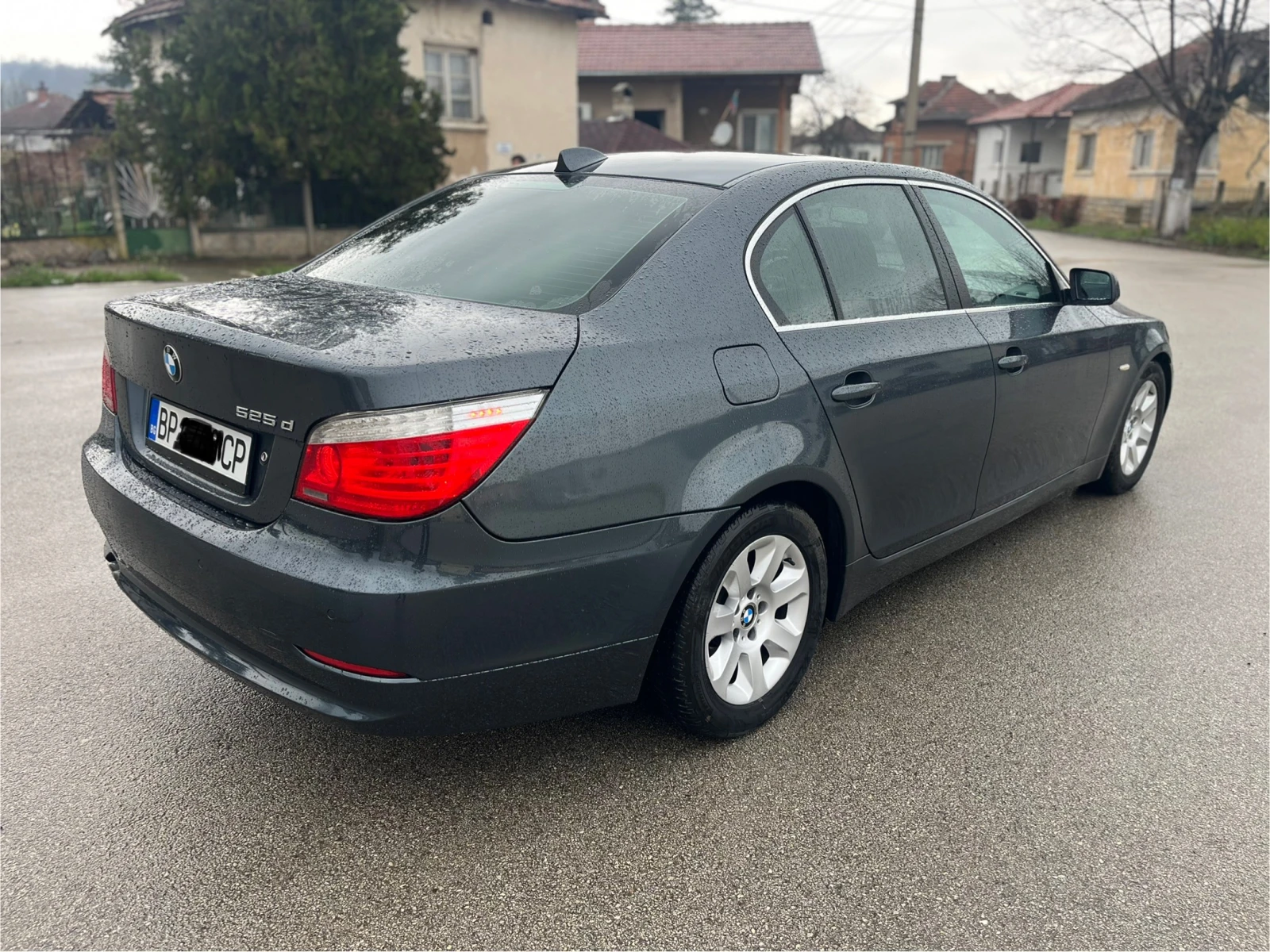BMW 525 3.0D Feis 197кс - изображение 4